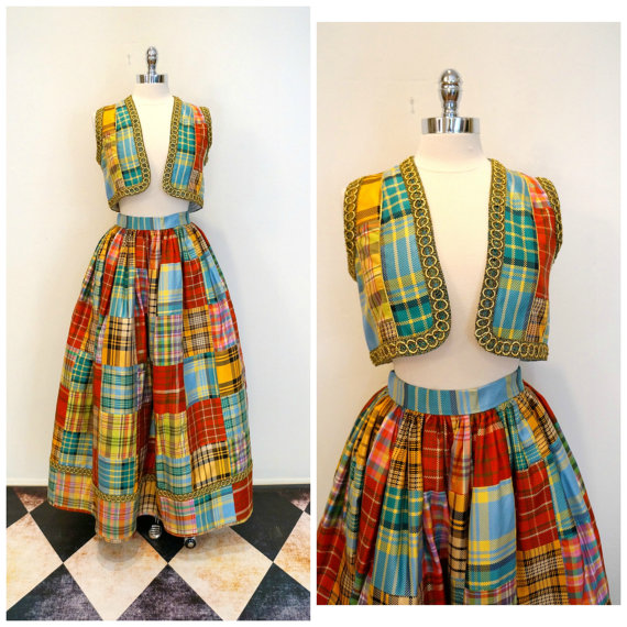 Welcome to Cracker Barrel. May I take your order? Vintage Oscar de la Renta ensemble sold by the surprisingly self aware FabulousMessVintage