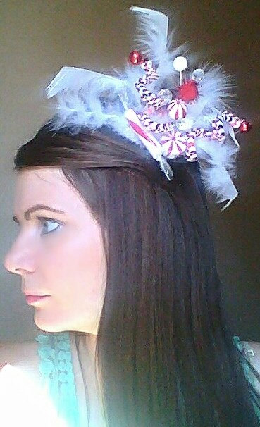On the flipside, this "Peppermint fascinator" by Jewelables, while small, still manages to be too much.