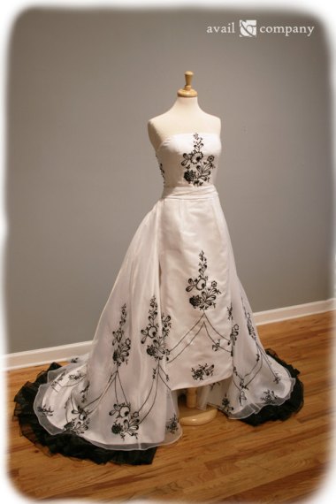 Yes, please. Gorgeous black and white embroidered wedding dress by the amazing AvailCo