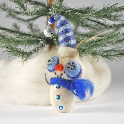And speaking of felted holiday horrors, here's a snowman ornament, allegedly. By AnnaBelleArts