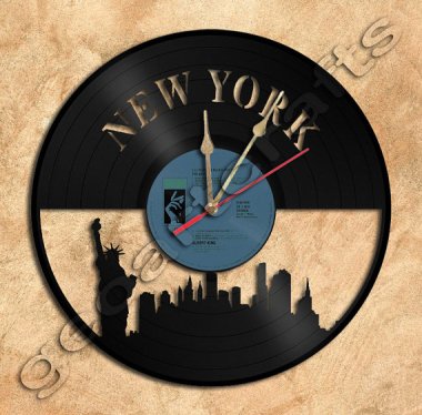 Now, that's what I call upcycled! New York City clock by GeoArtCrafts