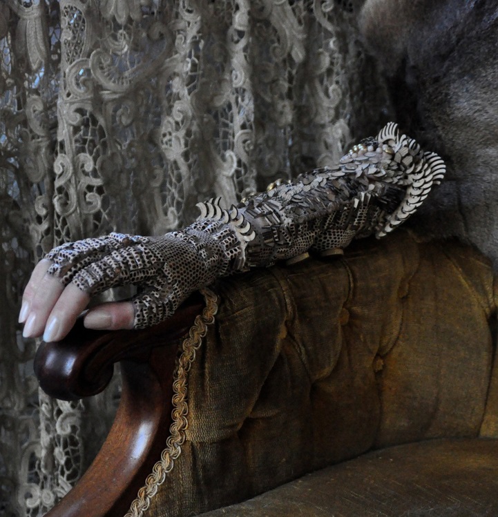 Wooden arm © The alternative limb project