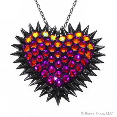 I don't generally go in for heart-shaped things, but this is hardcore enough to be irresistible! By BunnyPaige