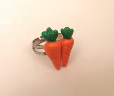 You know some asshole is going to use this to propose to his girl. THIS DOES NOT COUNT AS A TWO CARAT RING!!! By BlueberryHeadShop, who should be ashamed of themselves.