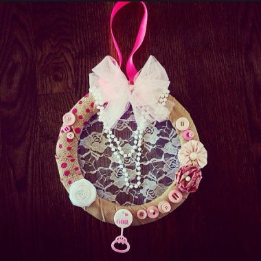 As usual, I wanted to finish up this Etsomnia with a bang. You may look at this meh item and this it's no big deal, but this time, it's not about the item. It's about the seller. "It's a girl" wreath by SNOOKI. Yes, THAT Snooki. (Her Etsy store is called NicolesCraftRoom.) You're welcome.