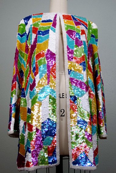 On most of us mere mortals, this would look like something a clown coughed up, but I bet Iris Apfel would make it work! By Braxae