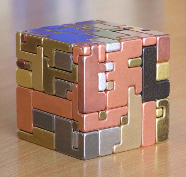 Conundrum III ©GarE Maxton