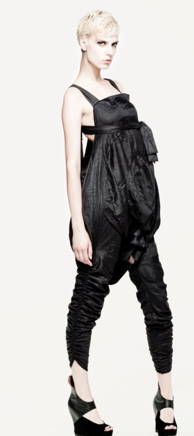 The perfect jumpsuit for when you want to steal a turkey. By MariaQueenMaria. Note: does anyone else notice the hole in the crotch? What's that for?