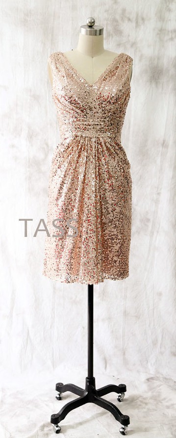 I am completely obsessed with this rose-gold sequin trend, especially when the bride is dressed similarly. By TaShasha