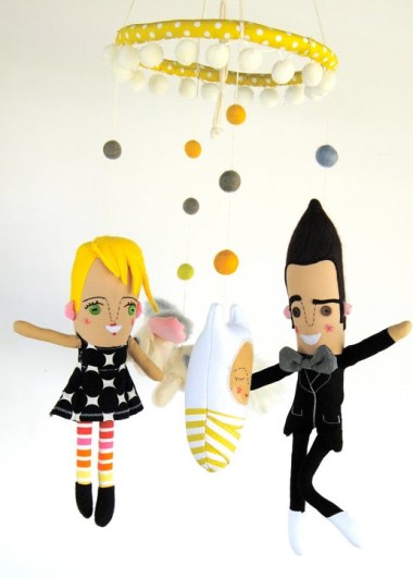 And on the complete opposite end of the spectrum, how adorable is this personalized family mobile? I want to get one for every family I know! By PinkCheeksStudios