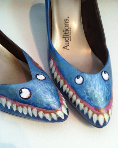 Very menacing-looking shark shoes. By DotsOfPaint
