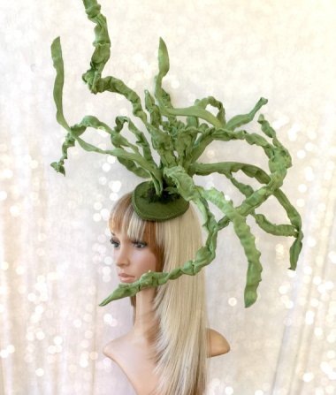 Remember Medusa? The creature in Greek mythology who had an out-of-control potted planton her head? Me, neither. By ChikiBird