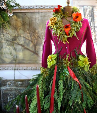 I can't begin to understand how much work must have gone into this. As an art piece, it's kind of magnificent. But don't wear it. Please don't wear it. By Amberstudios