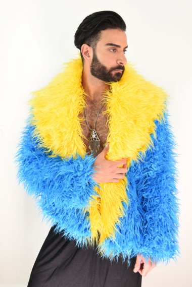 I would recommend steering clear of the genius who wears a bath mat to the club. You know after about an hour, he smells like old goat and Axe Body Spray. By SHOKRALA