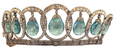 Although it looks lovely, the suspiciously low price on this alleged 40-carat diamond tiara leads me to believe that it is the crappiest tiara in the history of the world. By TraditionalJewels