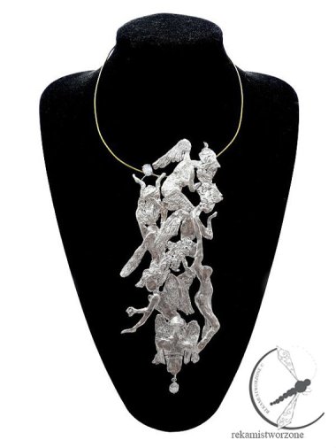 The description says these are angels, but that looks to me like an orgy. By Rekamistworzone