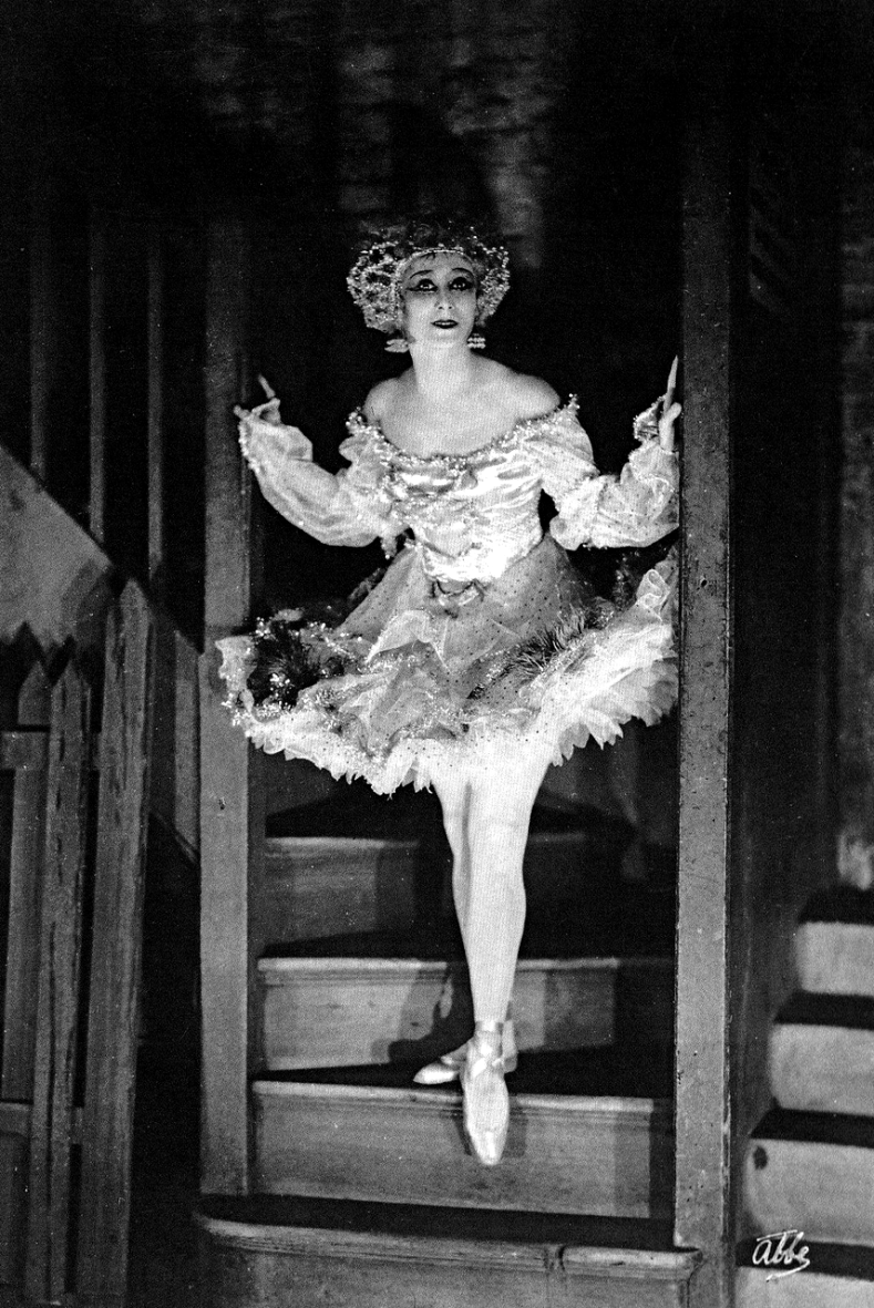Anna Pavlova by James Abbe