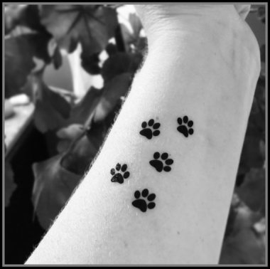 What better way to say "Thanks for dog sitting" than paw print temporary tattoos? By SharonHArtDesigns