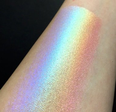 I'm powerless against rainbow things, and this glorious rainbow highlighter is a perfect example! By PASHMACCO