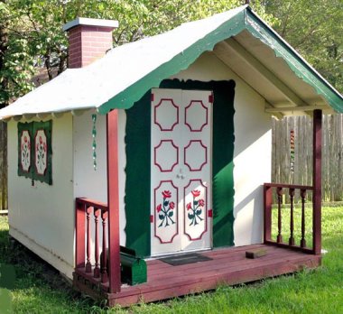 Yes, yes, YES! Adorable playhouse plans based upon the seller's own structure made by her father when she was a child. That's more like it! By PlayhousePlans