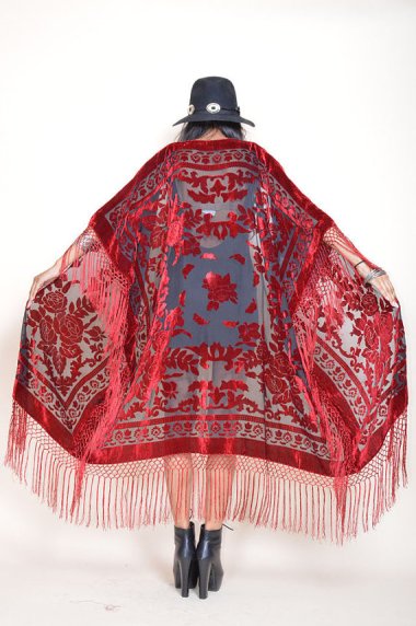 Sometimes, "Boho" is NOT an excuse to look like what my mother would have called a hobo. This is stunning. By SaldanaVintage