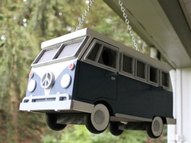 VW bus birdhouse