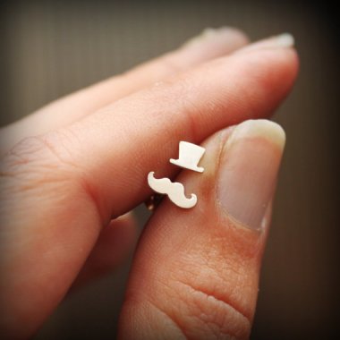 Perfect for a double piercing! By Mujoyas