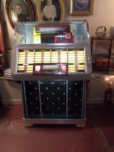 1952 M100c Seeburg Select-O-Matic JUKEBOX ($2,500) Oh, how I long for the space and the coin to own one of these beauties!