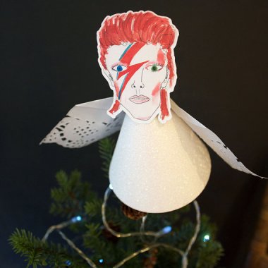 Poor paper cup David Bowie. He looks so startled. I assume it's the tree up his bum.